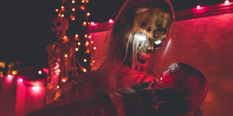 13 Haunted House Scarers On The Funniest Times They Ever Scared The Shit Out Of Someone