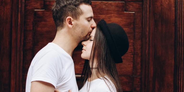 Here’s How Each Zodiac Sign Behaves When They’re In Love